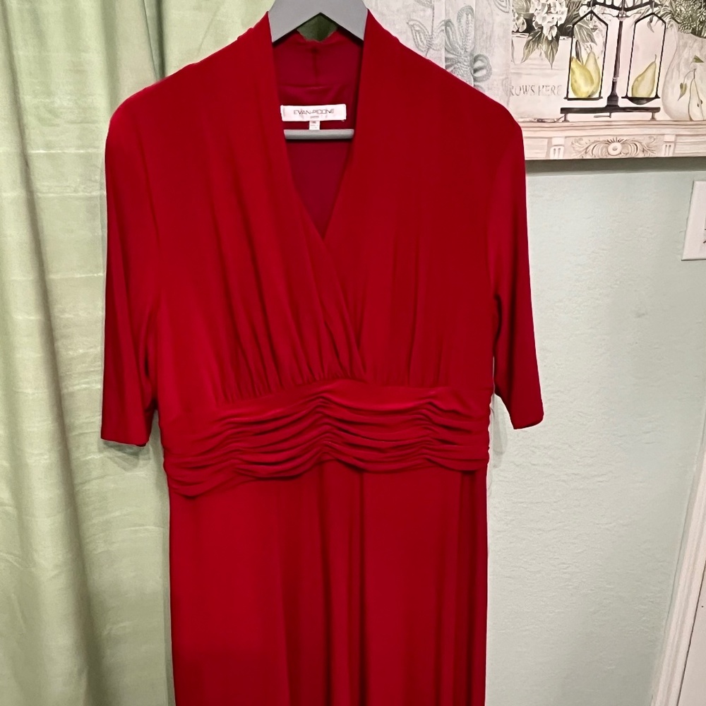 Red dress, 3/4 sleeve